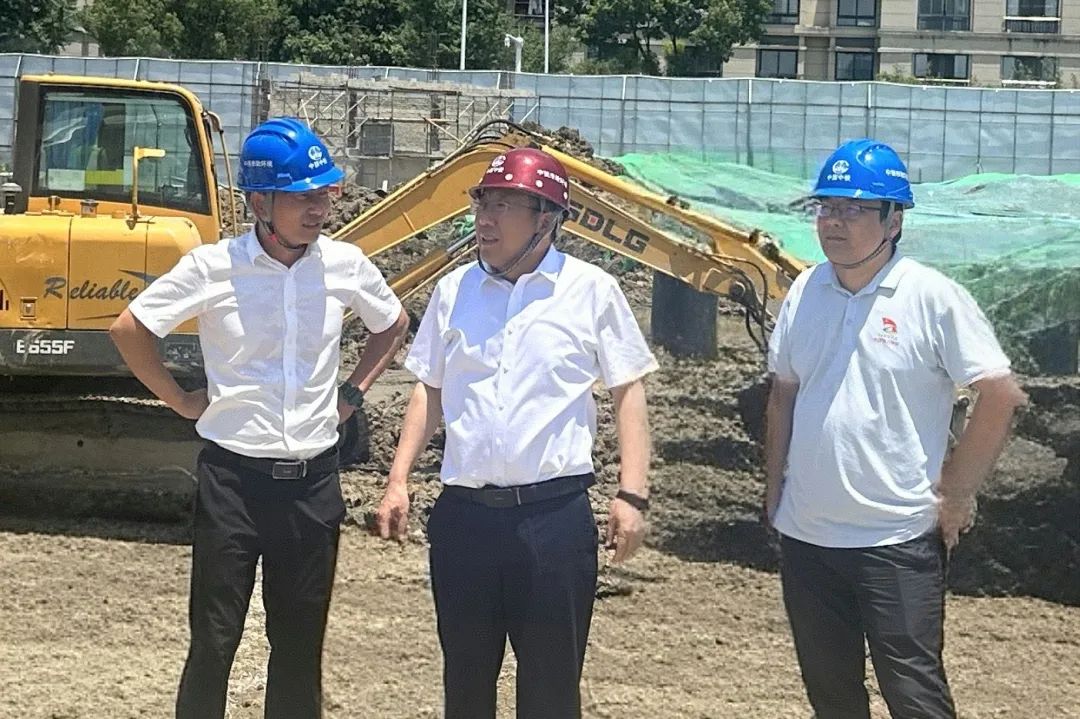 公司黨委書記、董事長李明華到蘇州清樹灣項目檢查指導(dǎo)工作.jpg